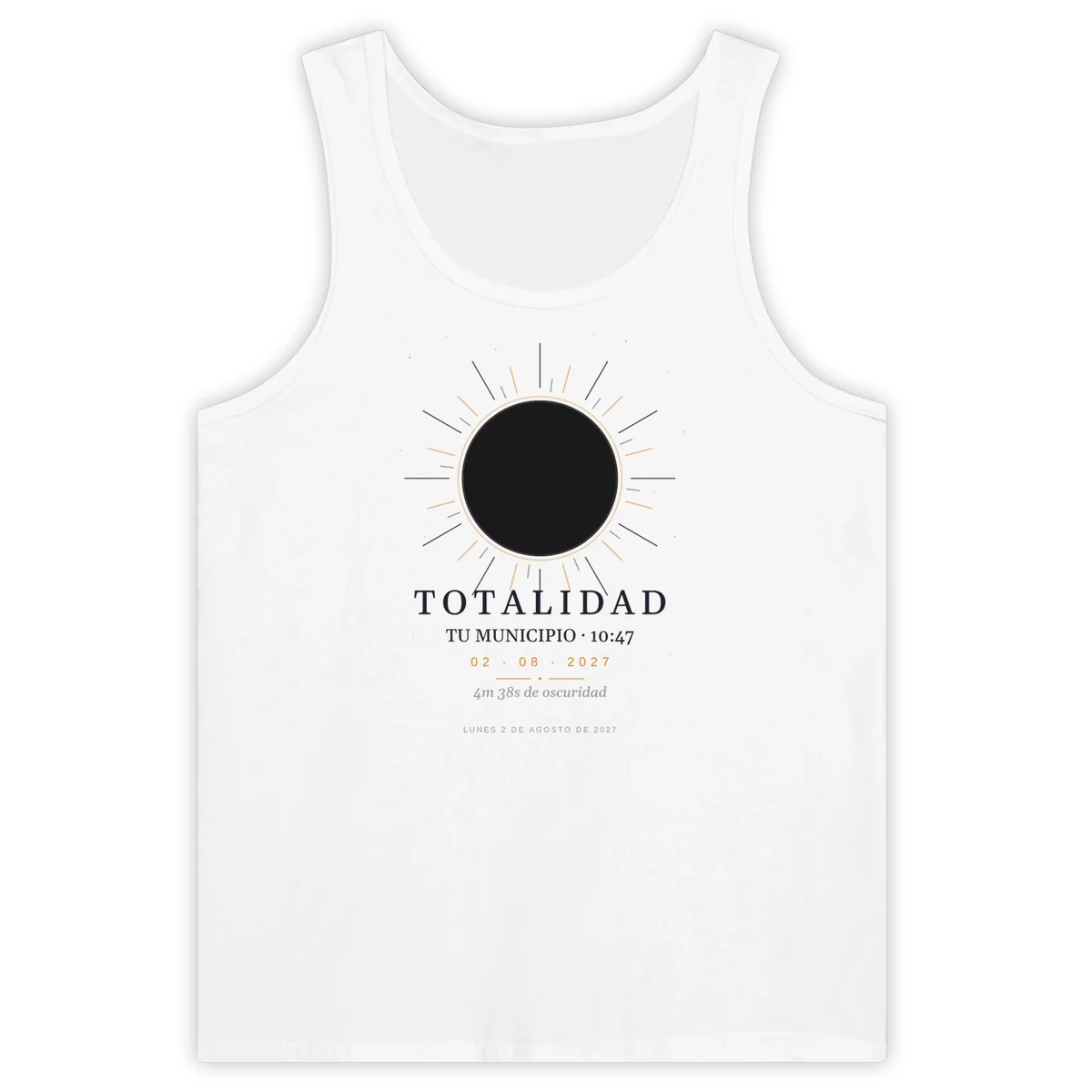 Top de tirants de l’eclipsi en color blanc. Eclipsi total del 2 d’agost del 2027. Disseny «Totalitat», estampació de 30 × 40 cm al pit. Porta impresos el nom del municipi, l’hora del màxim i, si allà l’eclipsi és total, quant dura