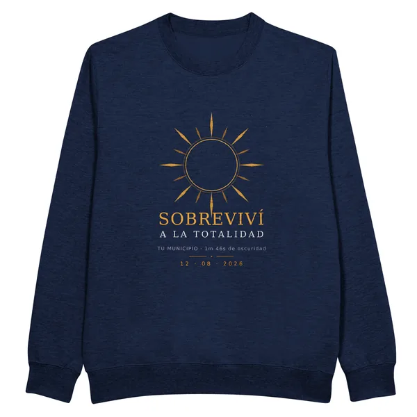 Sudadera del eclipse en color azul marino. Eclipse total del 12 de agosto de 2026. Diseño «Sobreviví a la totalidad», estampación de 30 × 40 cm en el pecho. Lleva impresos el nombre del municipio, su hora de la totalidad y cuánto dura