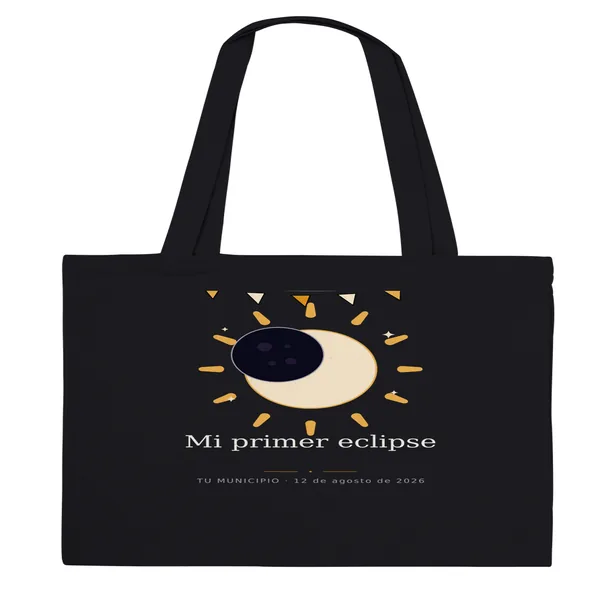 Bolsa de tela del eclipse en color negro. Eclipse total del 12 de agosto de 2026. Diseño «Mi primer eclipse», estampación grande en una cara. Lleva impresos el nombre del municipio, su hora de la totalidad y cuánto dura